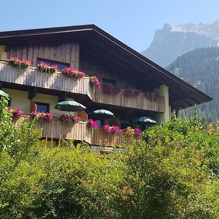 Gaestehaus Schoeneweiss Ehrwald Exteriér fotografie